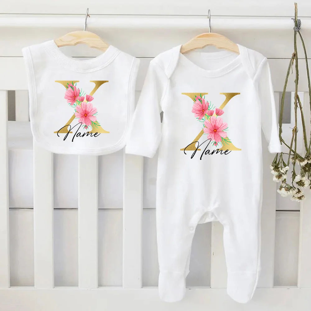 Conjunto de babete e body personalizado