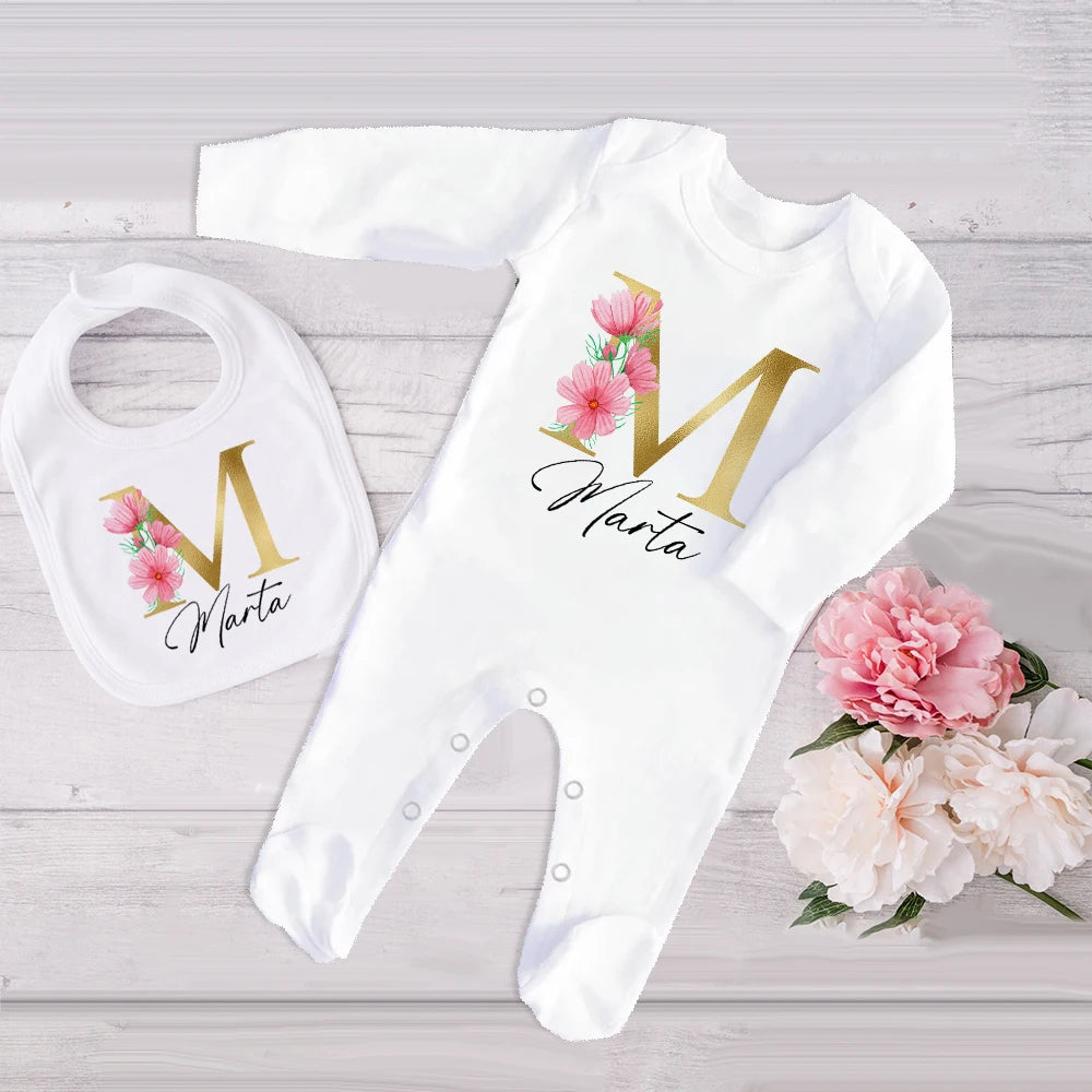 Conjunto de babete e body personalizado