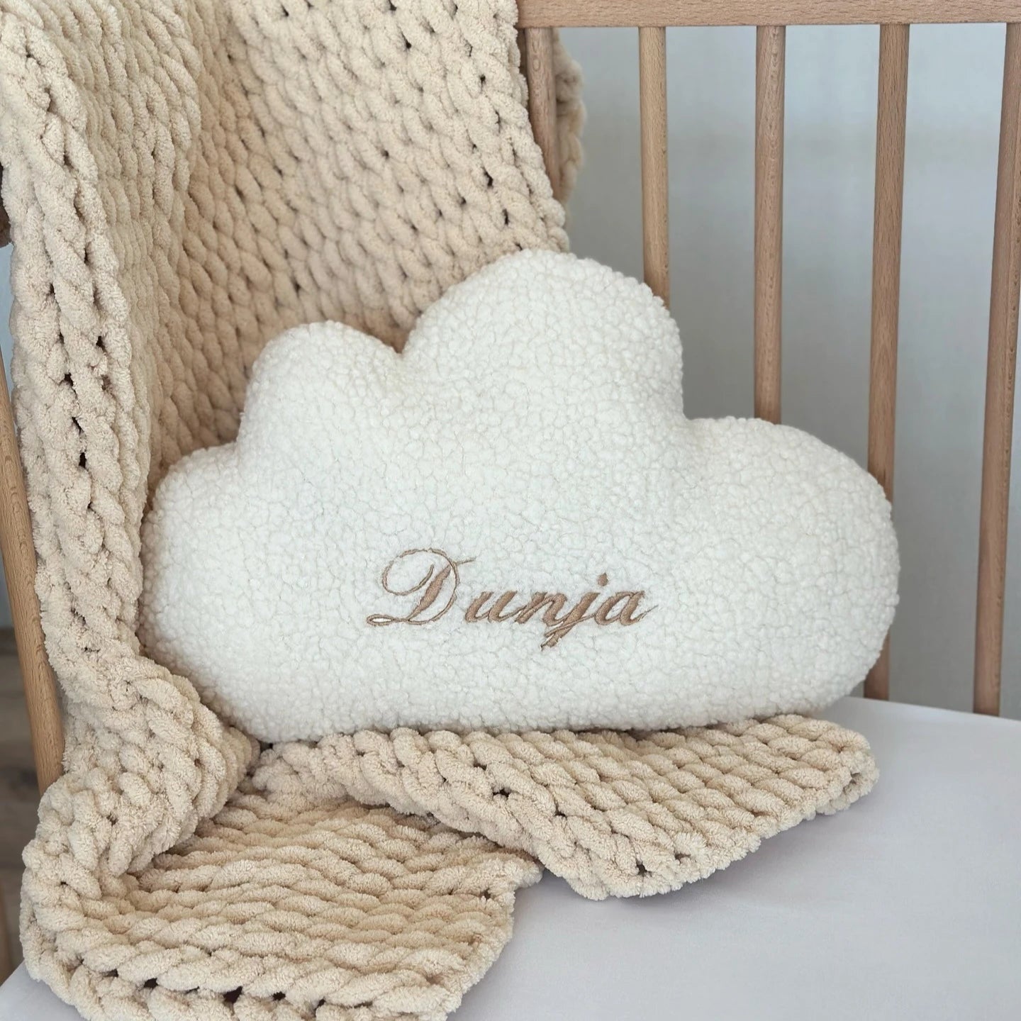 Almofada em forma de nuvem personalizada